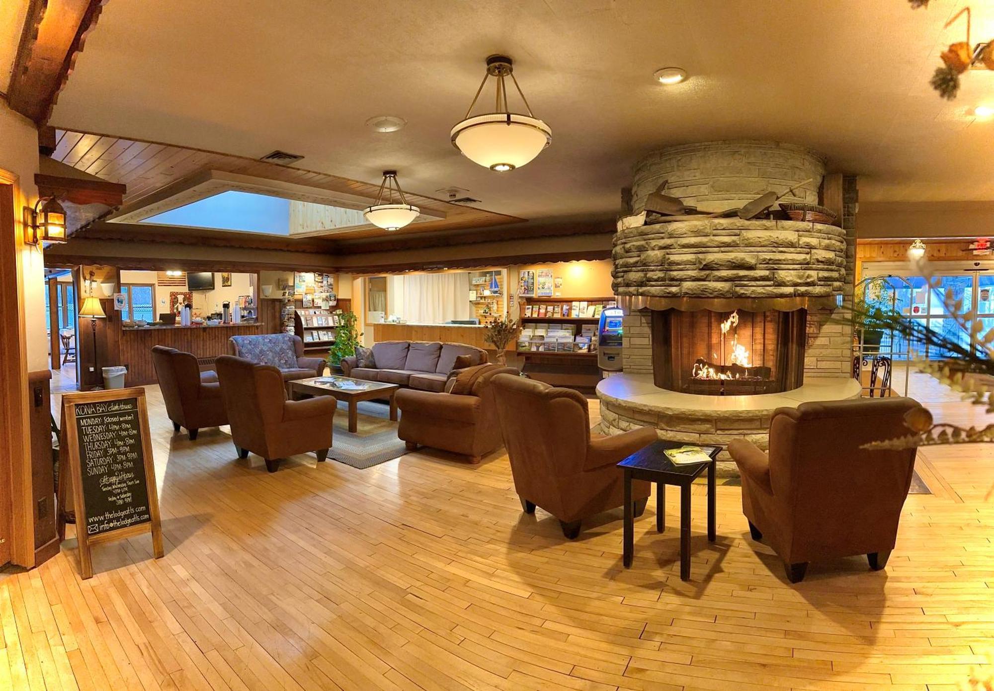 The Lodge At Leathem Smith 스터전 베이 외부 사진