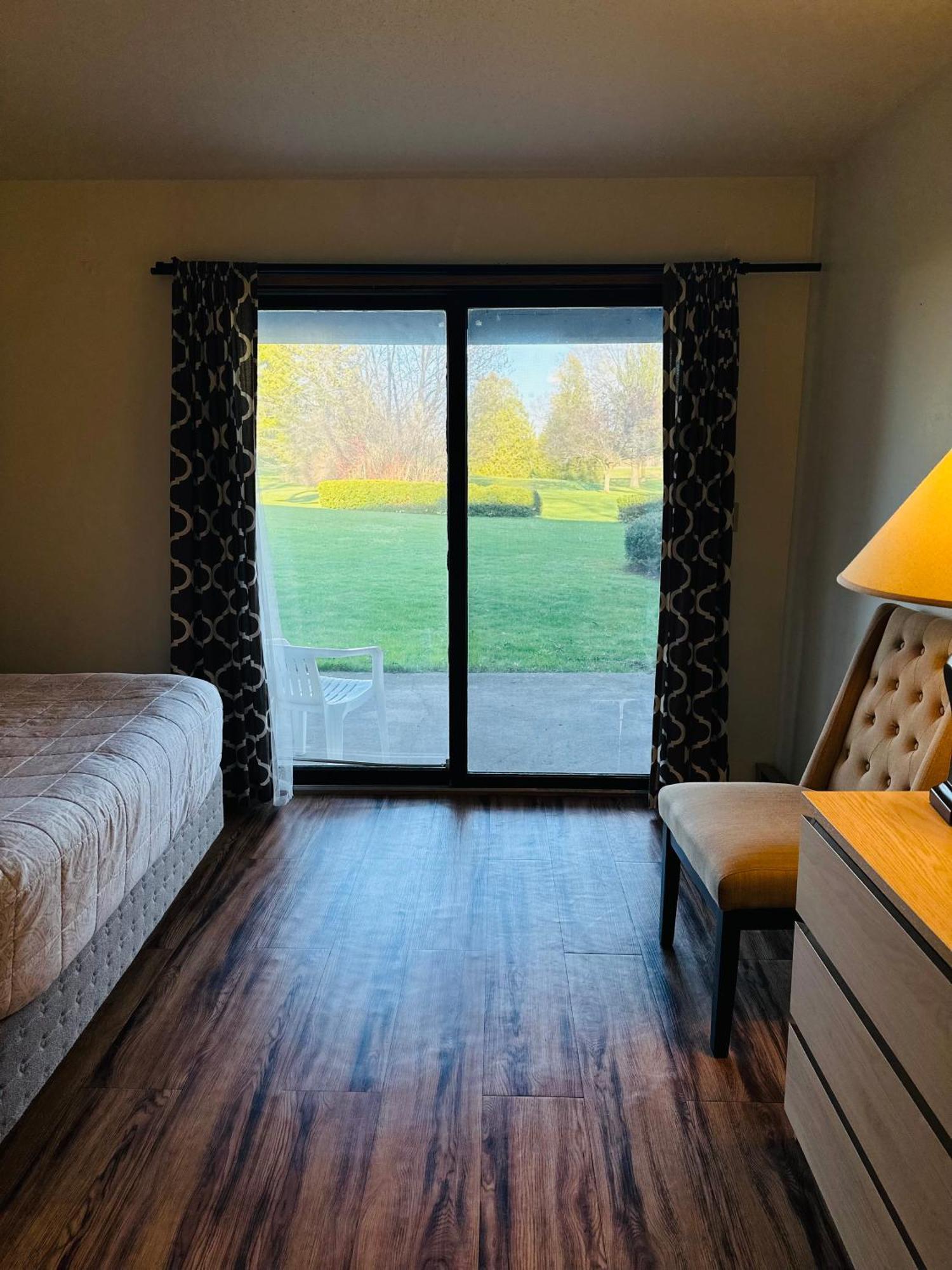 The Lodge At Leathem Smith 스터전 베이 외부 사진