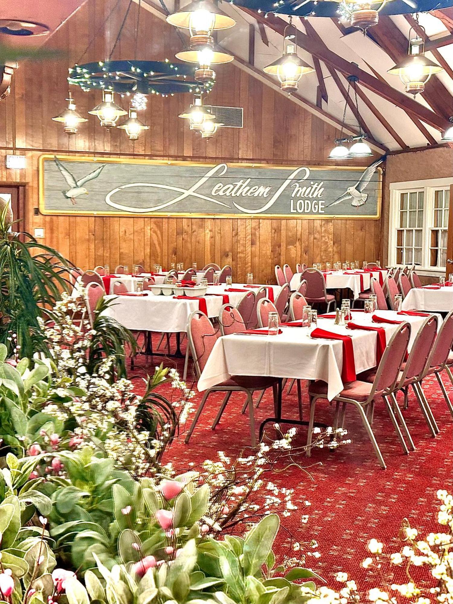 The Lodge At Leathem Smith 스터전 베이 외부 사진