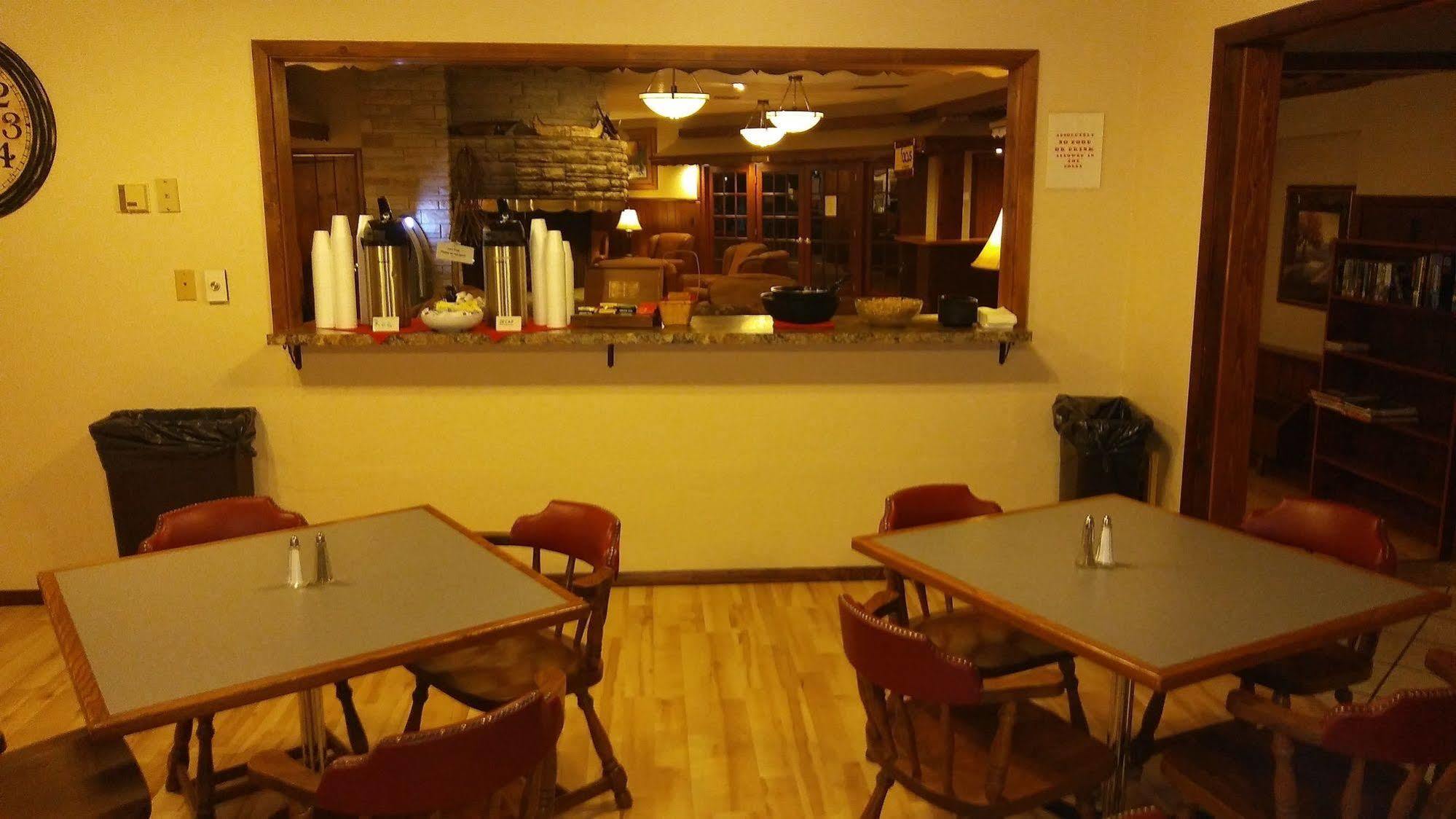 The Lodge At Leathem Smith 스터전 베이 외부 사진